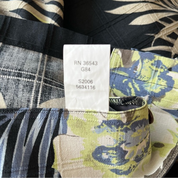 Geoffrey Beene 100% Silk Hawaiian Button Up Short Sleeve Black Tan Floral Small - Picture 10 of 10